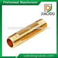 Alto qulity y bajo precio zhejiang fabricación forjado latón de color original macho roscado npt latón largo pezón